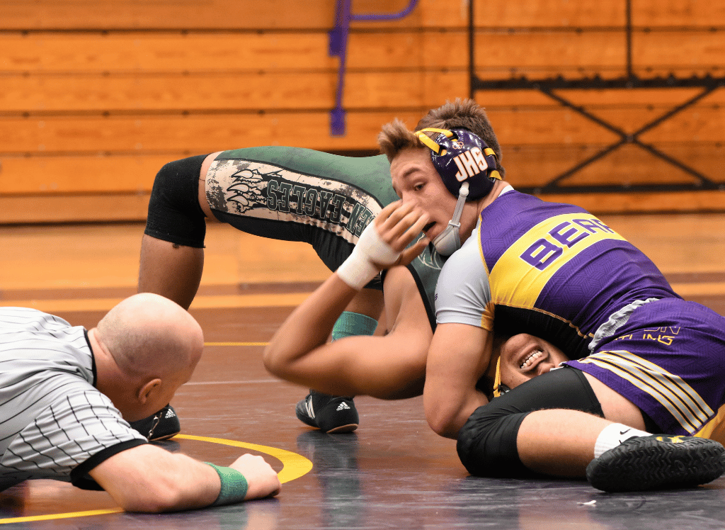 Showdown of the Best Wrestling Knee Pad to Bring to the Ring