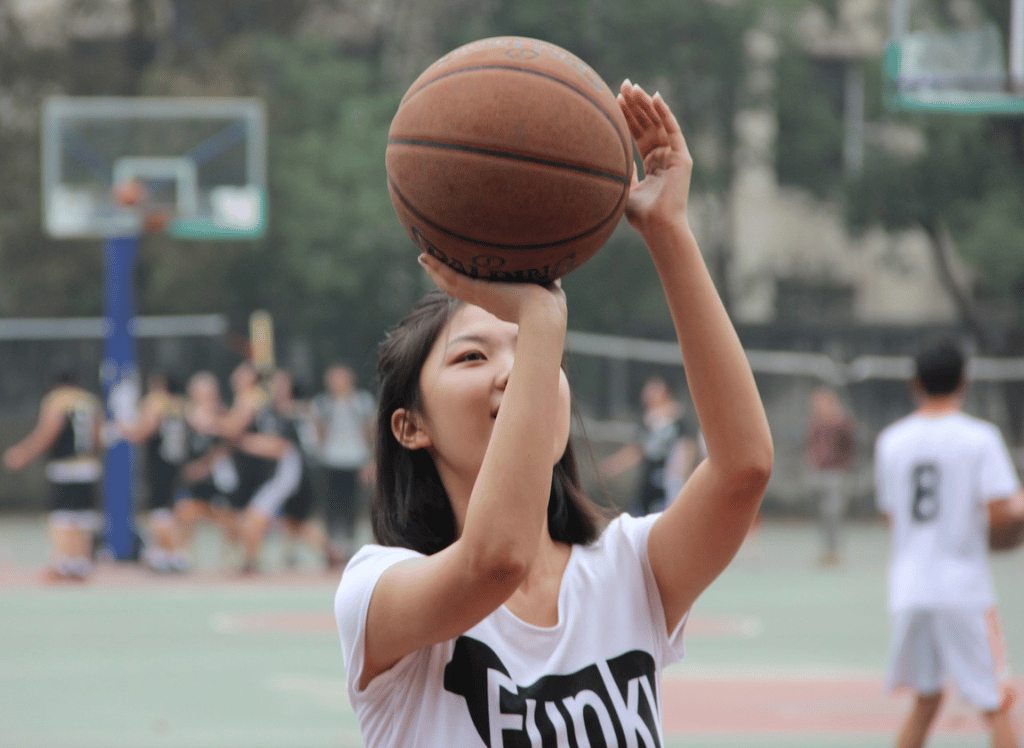 How to Play HORSE in Basketball? What Strategies You Need?